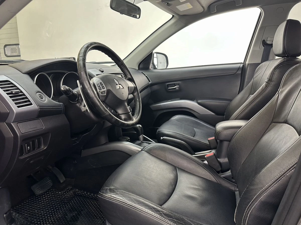 Mitsubishi Outlander, 2012г, полный привод, вариатор