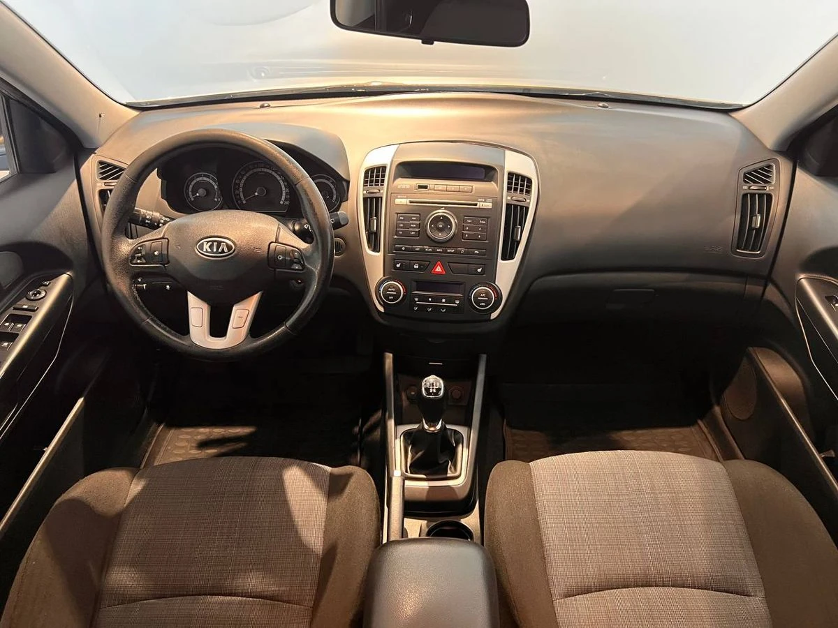 Kia Ceed, 2010г, передний привод, механика