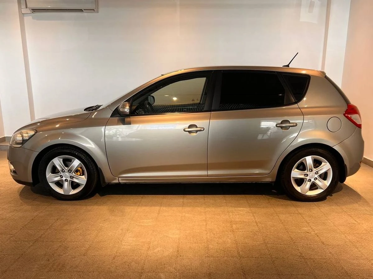 Kia Ceed, 2010г, передний привод, механика