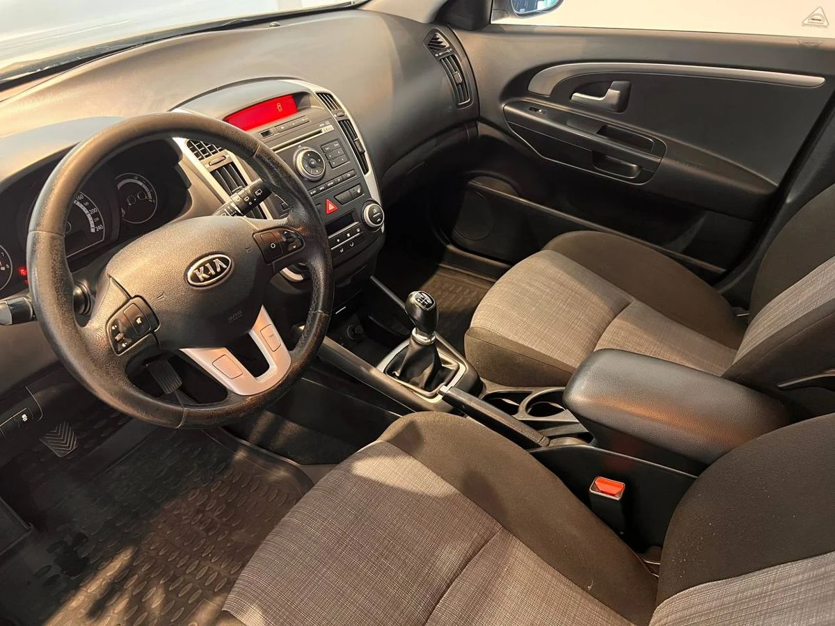 Kia Ceed, 2010г, передний привод, механика