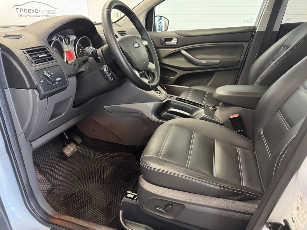 Ford Kuga, 2011г, полный привод, механика