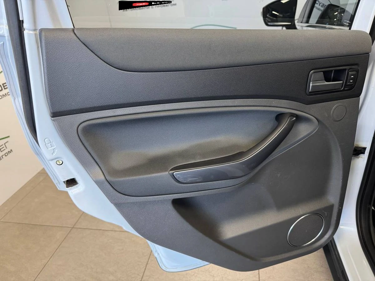 Ford Kuga, 2011г, полный привод, механика