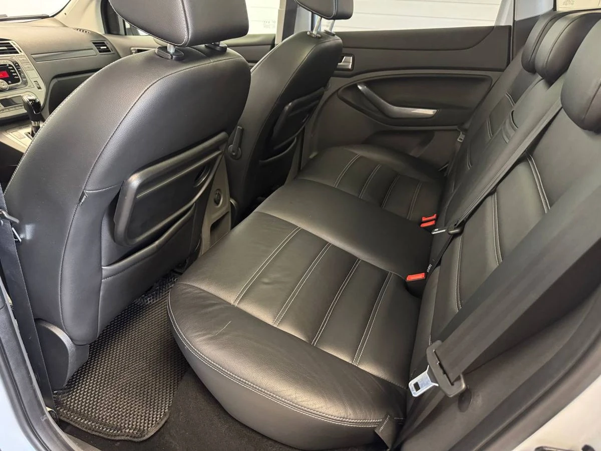 Ford Kuga, 2011г, полный привод, механика