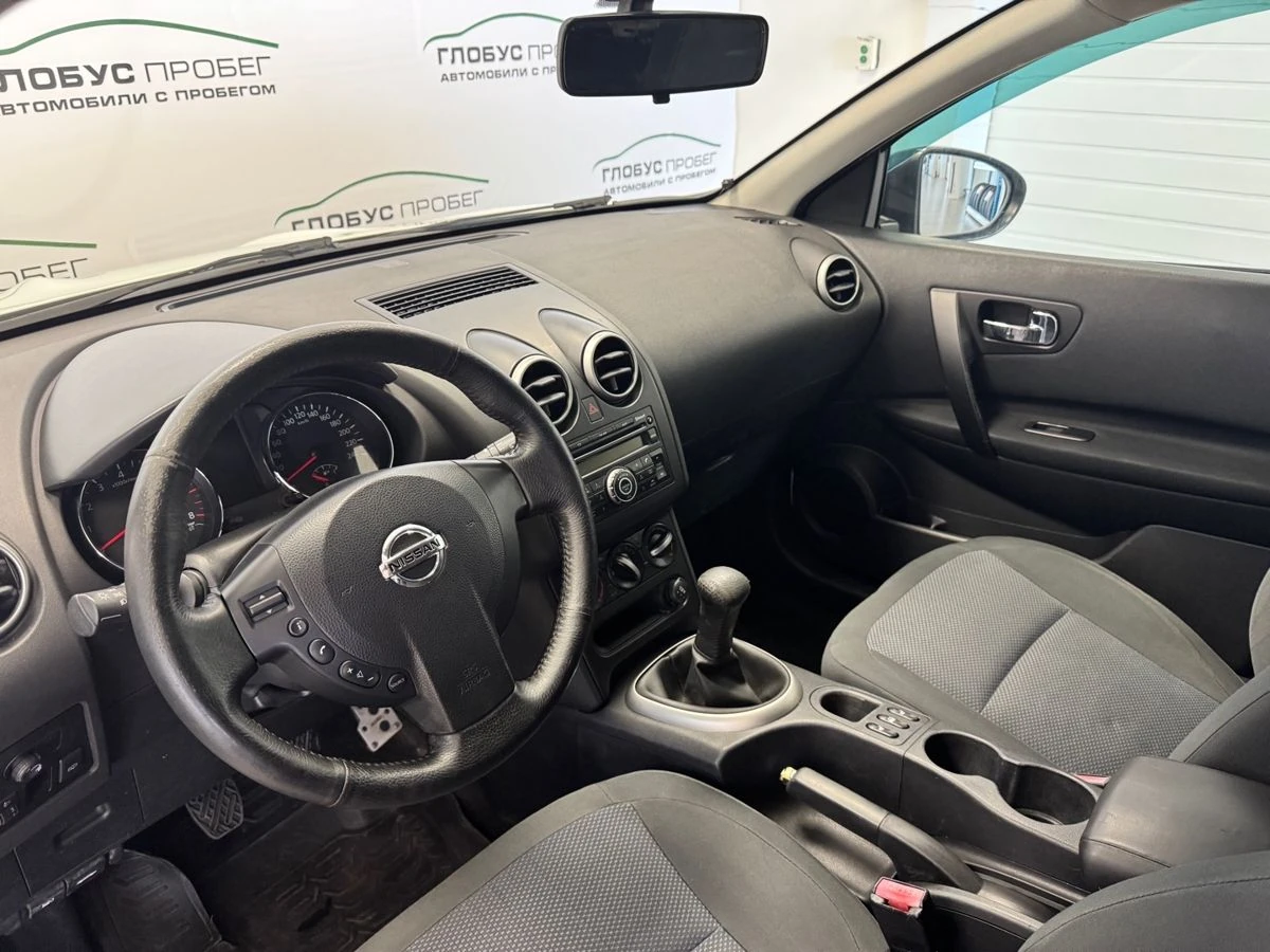 Nissan Qashqai, 2011г, передний привод, механика