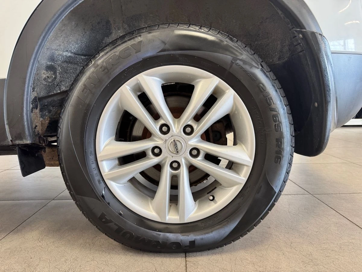 Nissan Qashqai, 2011г, передний привод, механика