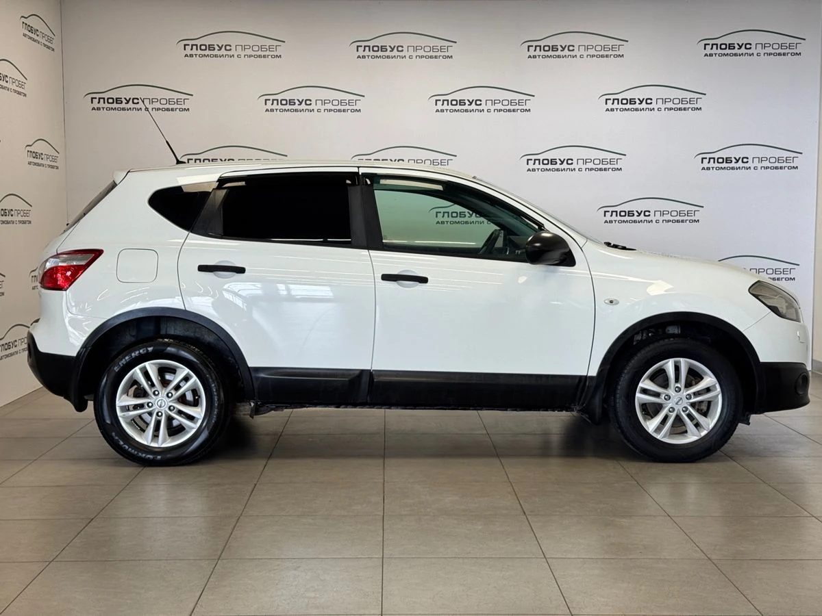 Nissan Qashqai, 2011г, передний привод, механика
