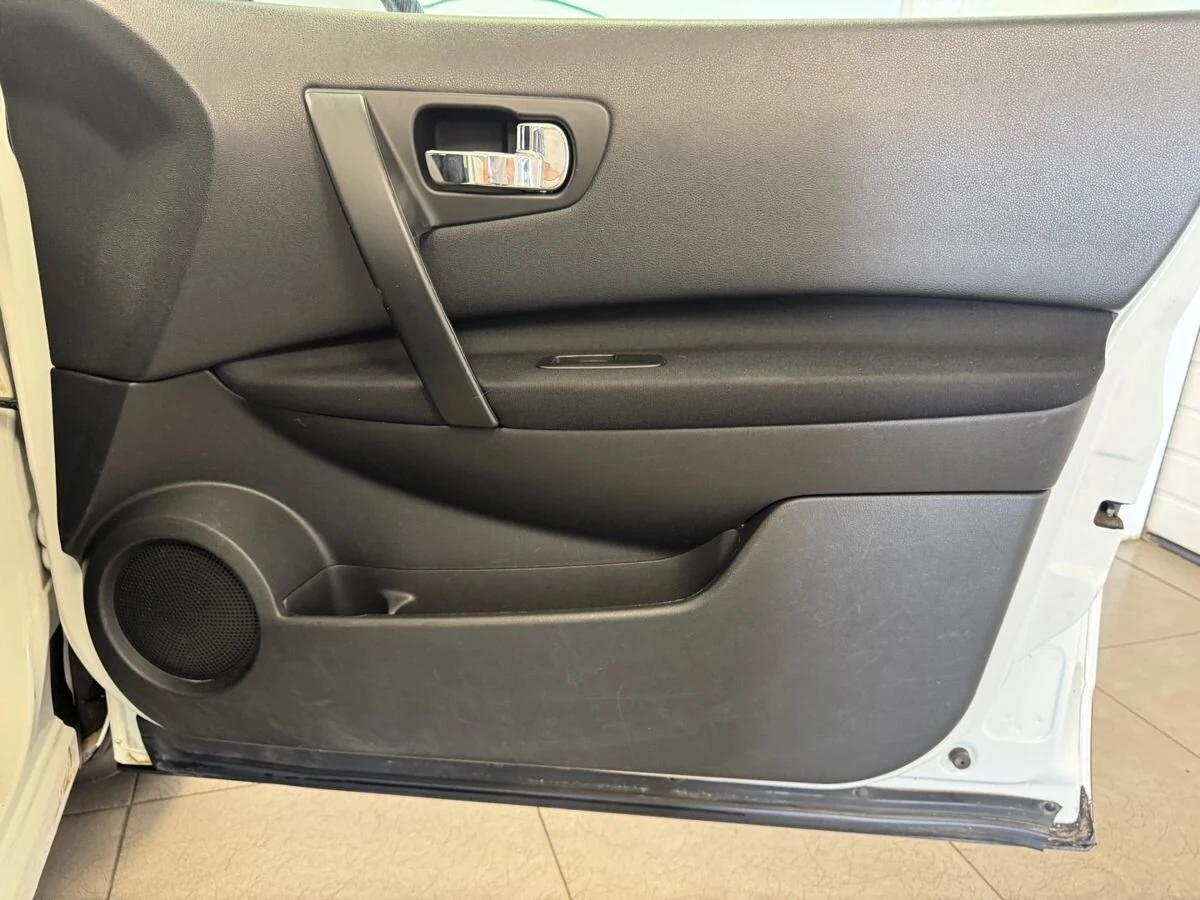 Nissan Qashqai, 2011г, передний привод, механика