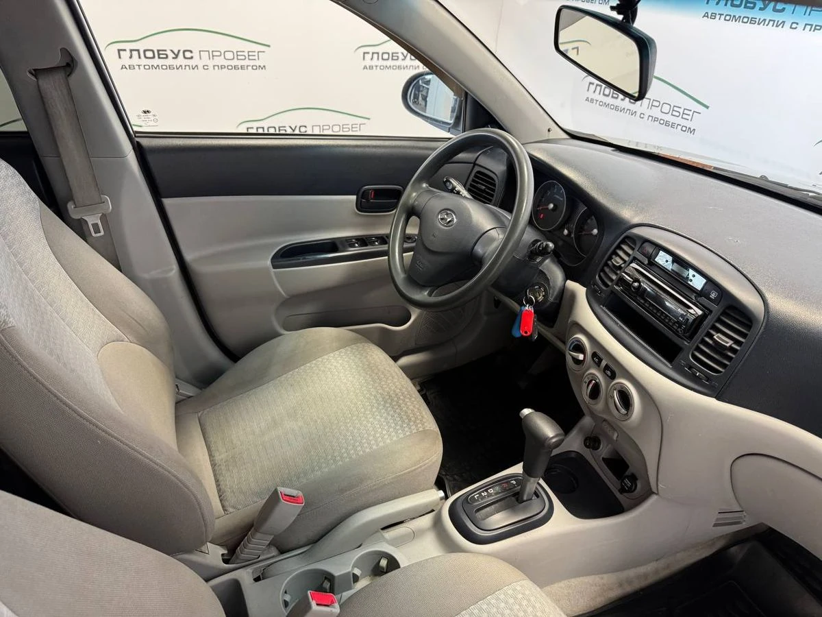 Hyundai Verna, 2006г, передний привод, автомат