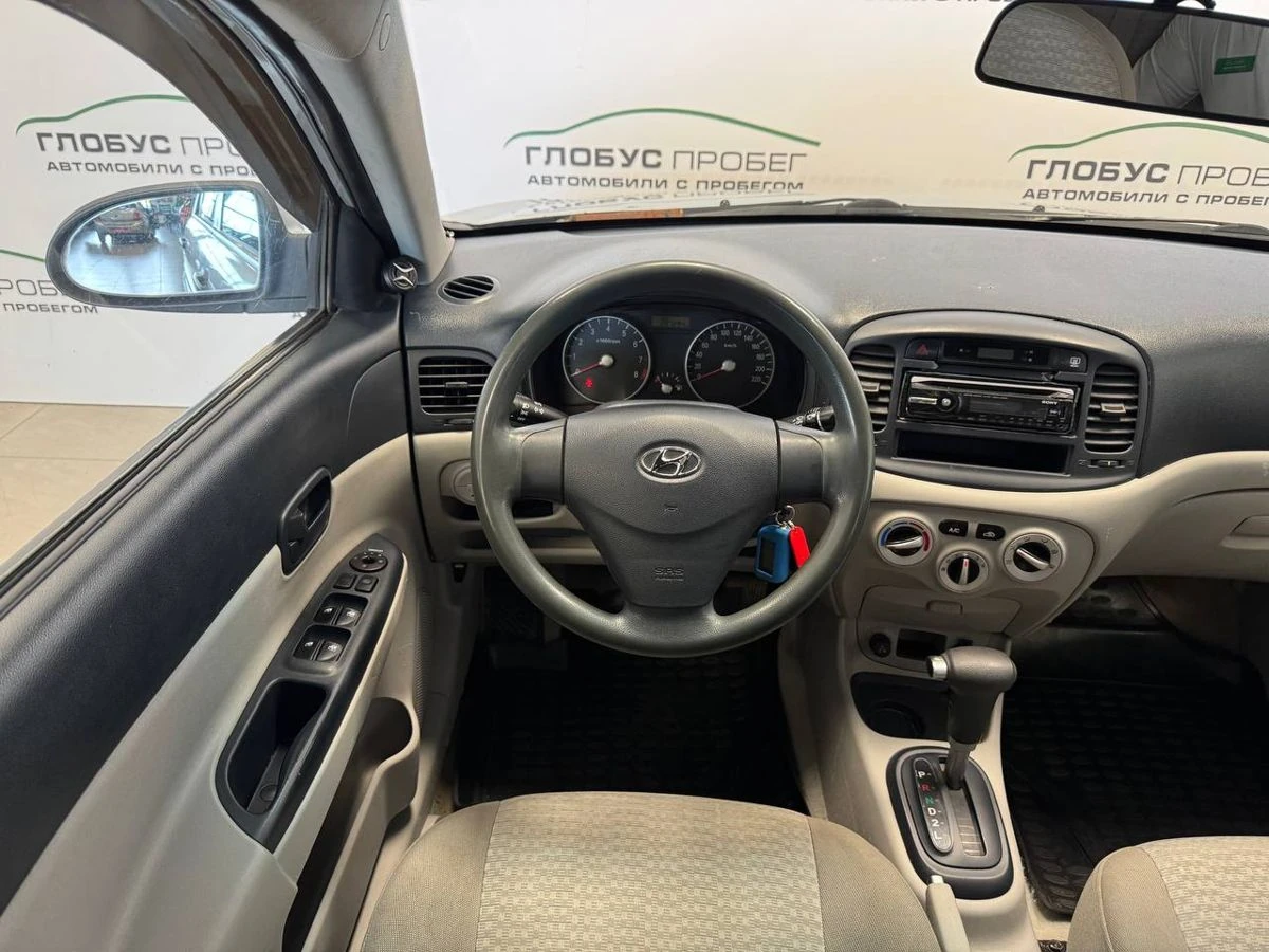 Hyundai Verna, 2006г, передний привод, автомат