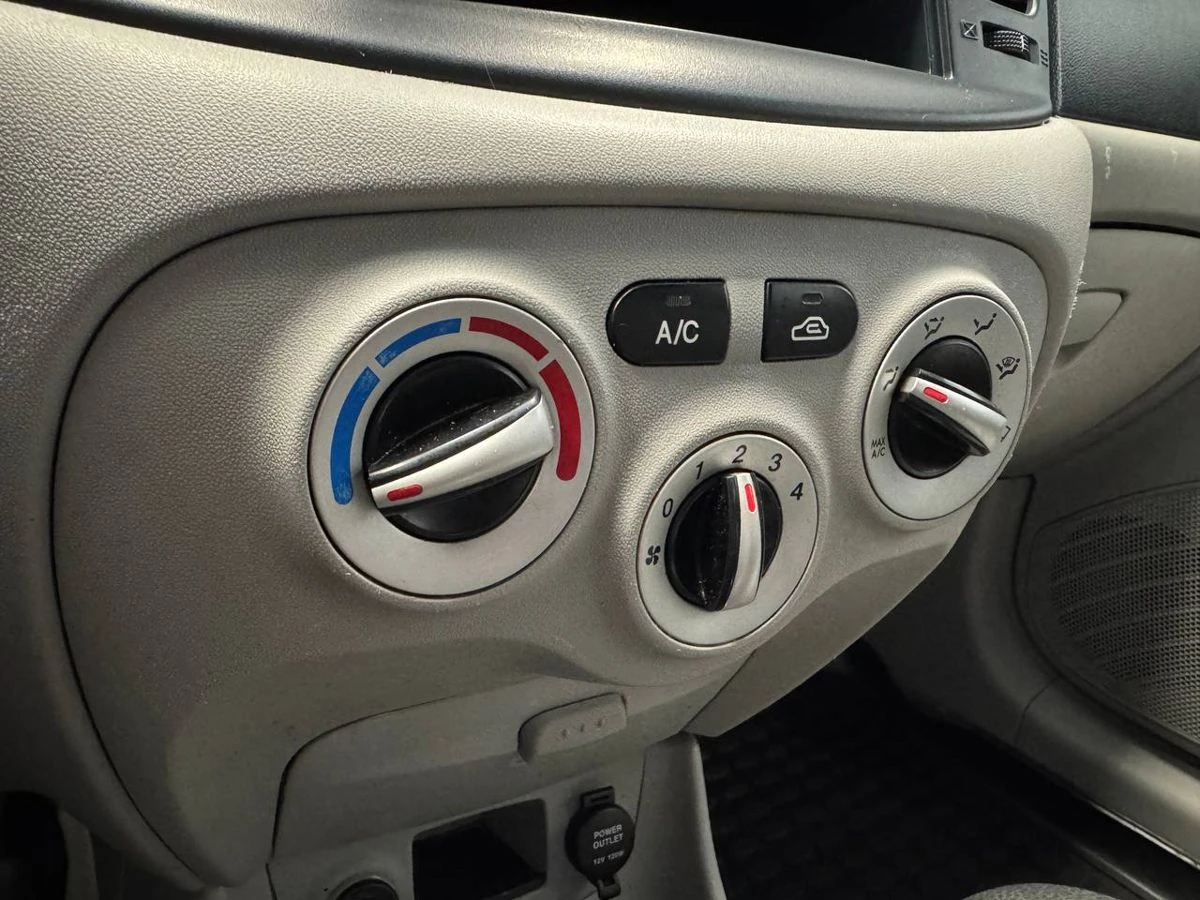 Hyundai Verna, 2006г, передний привод, автомат