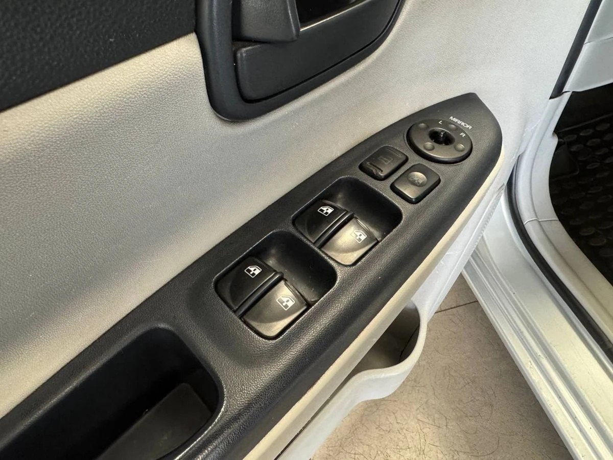 Hyundai Verna, 2006г, передний привод, автомат