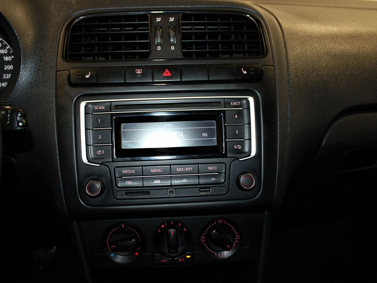 Volkswagen Polo, 2014г, передний привод, механика