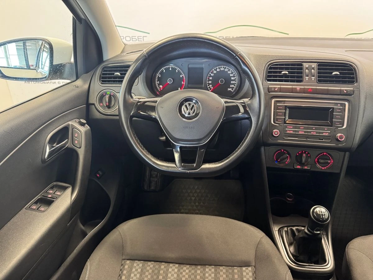 Volkswagen Polo, 2016г, передний привод, механика