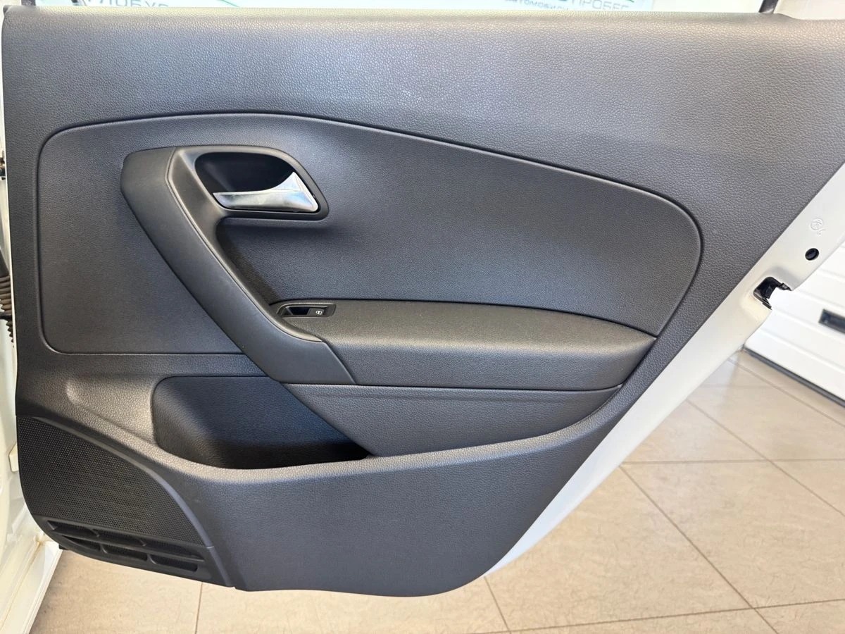 Volkswagen Polo, 2016г, передний привод, механика