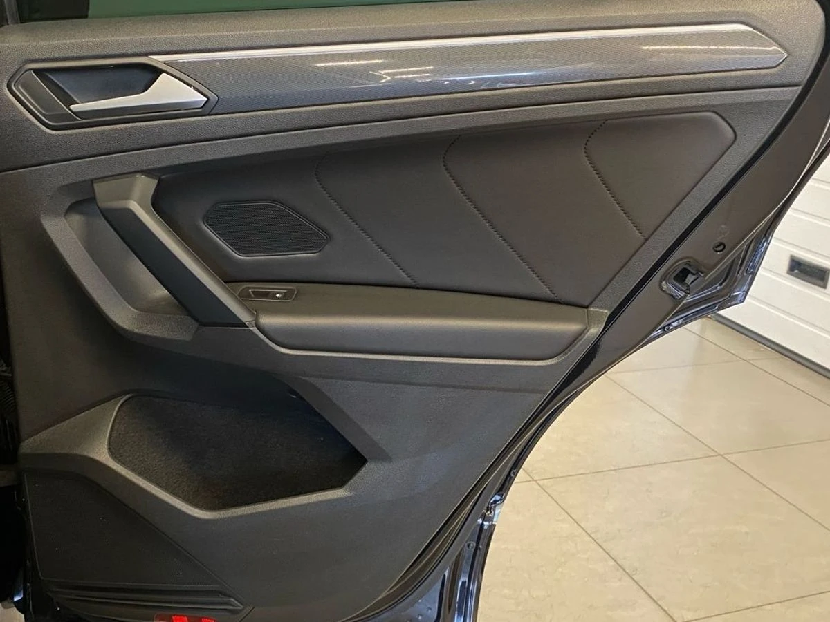 Volkswagen Tiguan, 2020г, полный привод, робот