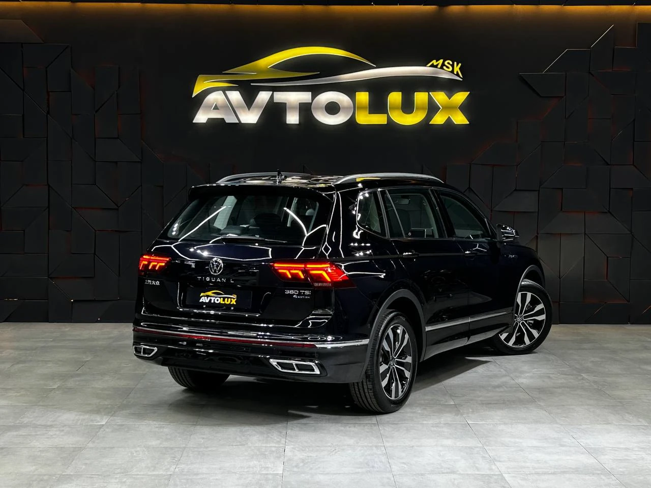 Volkswagen Tiguan, 2023г, полный привод, робот