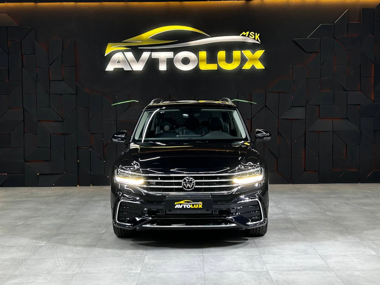 Volkswagen Tiguan, 2023г, полный привод, робот