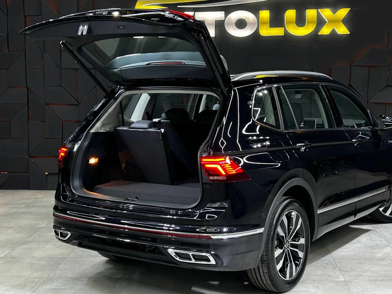 Volkswagen Tiguan, 2023г, полный привод, робот