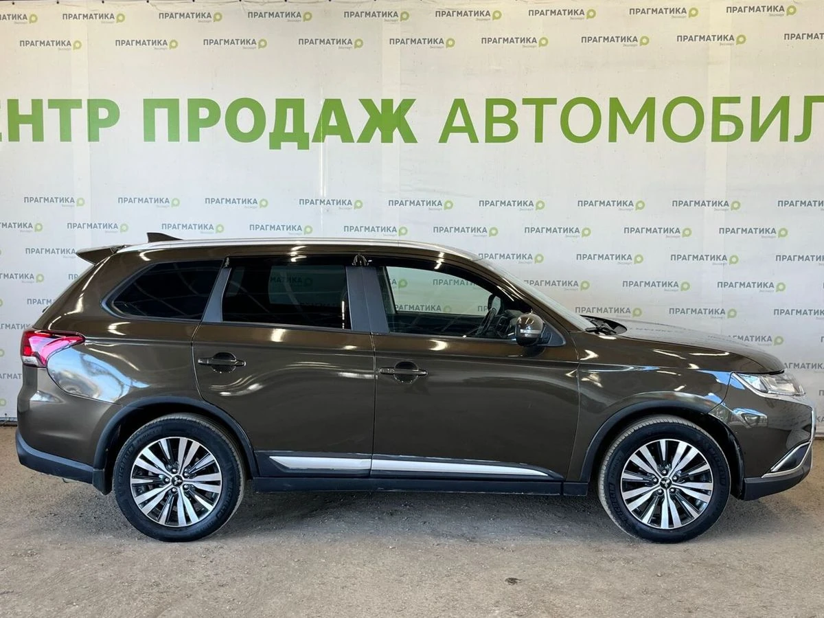 Mitsubishi Outlander, 2020г, полный привод, вариатор