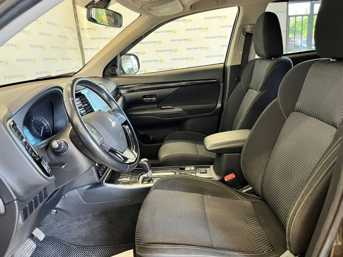 Mitsubishi Outlander, 2020г, полный привод, вариатор