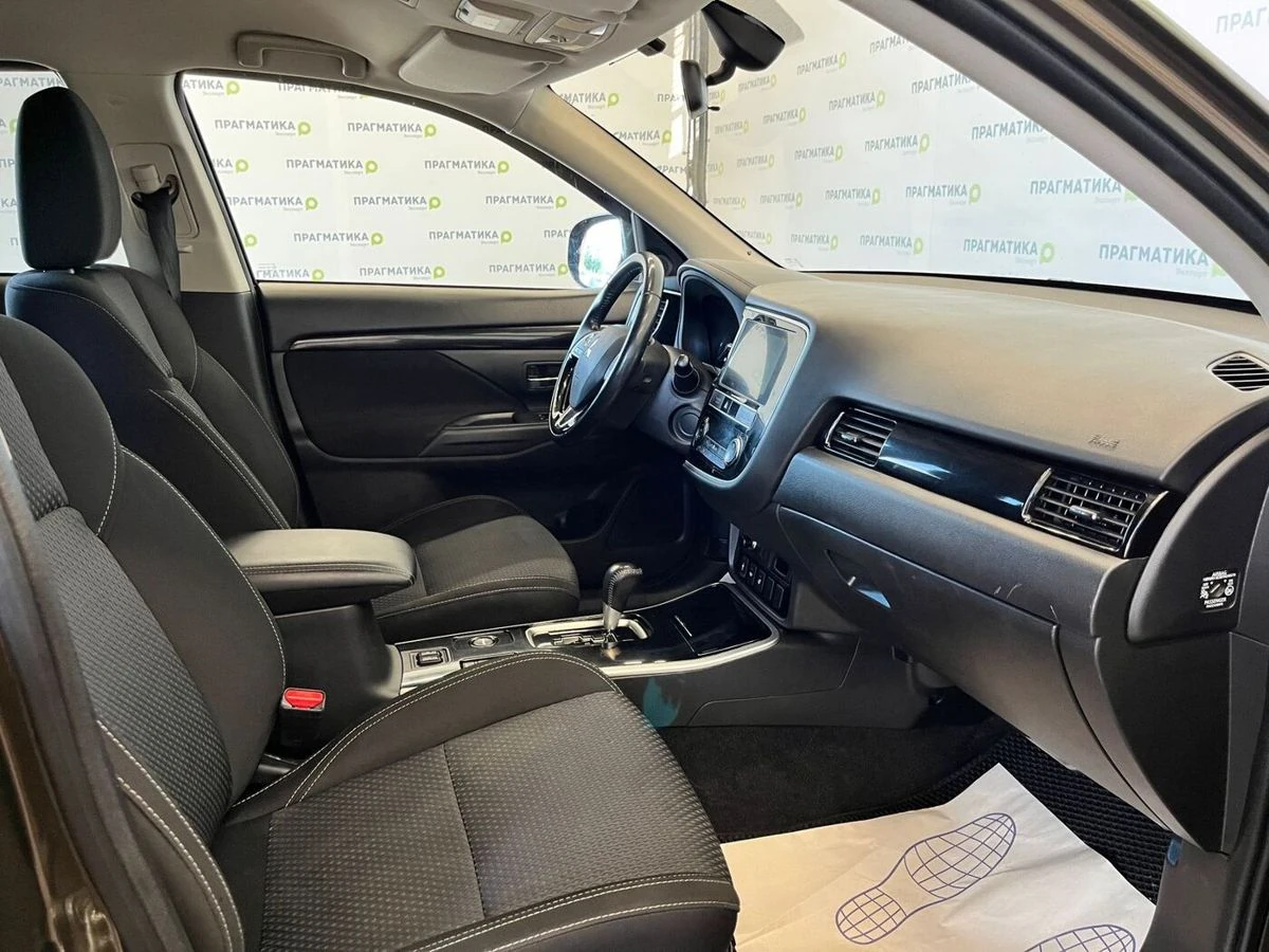 Mitsubishi Outlander, 2020г, полный привод, вариатор