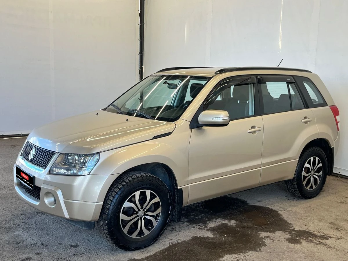 Suzuki Grand Vitara, 2011г, полный привод, механика