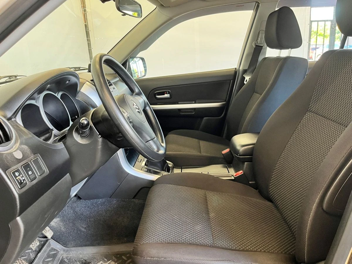 Suzuki Grand Vitara, 2011г, полный привод, механика