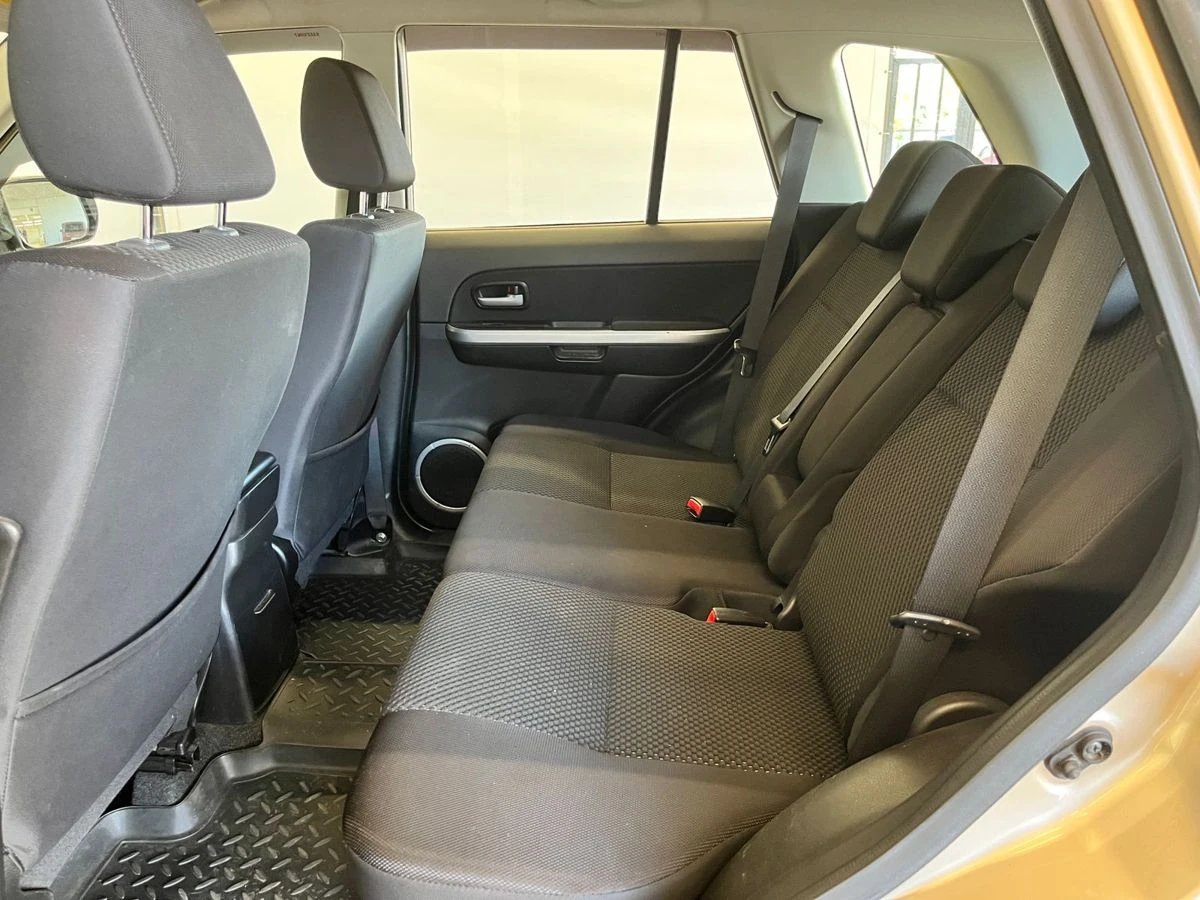 Suzuki Grand Vitara, 2011г, полный привод, механика