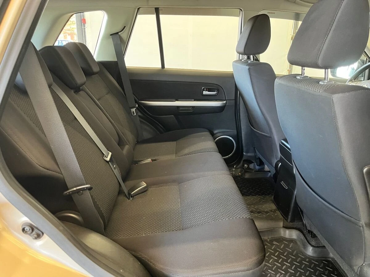 Suzuki Grand Vitara, 2011г, полный привод, механика