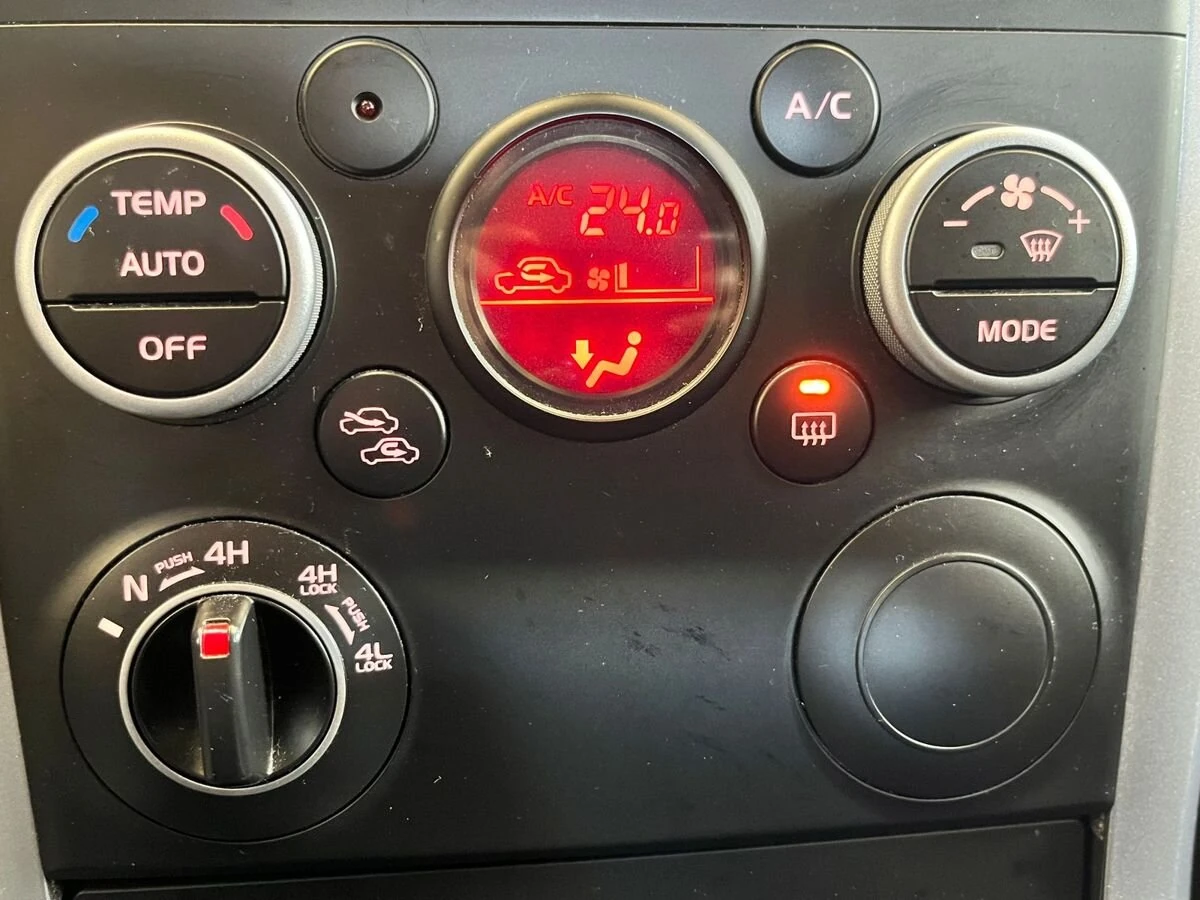 Suzuki Grand Vitara, 2011г, полный привод, механика