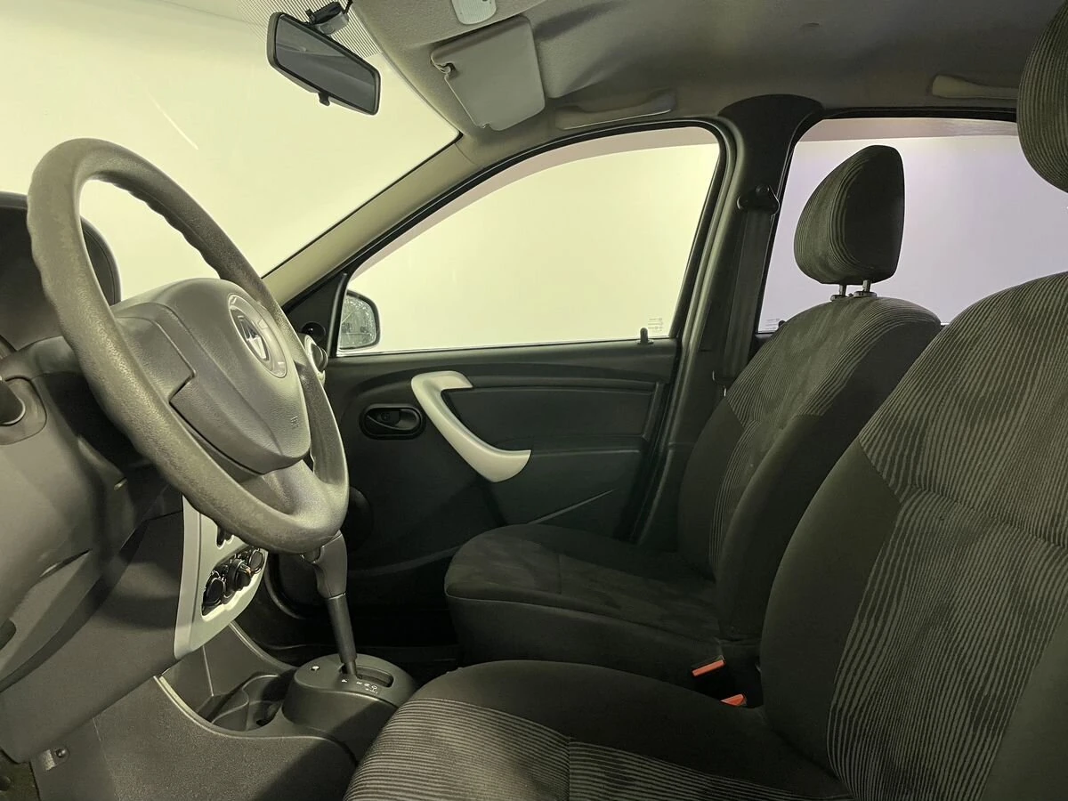 Renault Logan, 2014г, передний привод, автомат