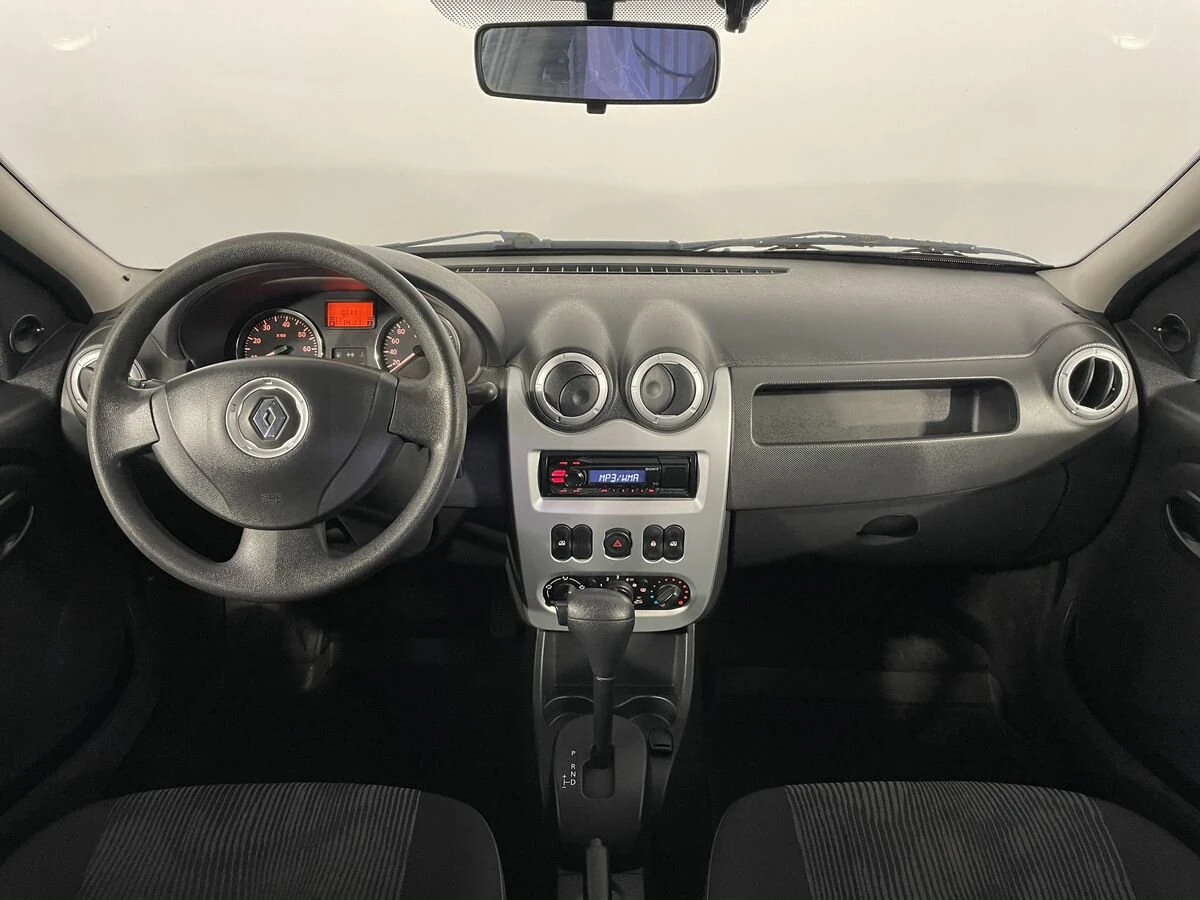 Renault Logan, 2014г, передний привод, автомат