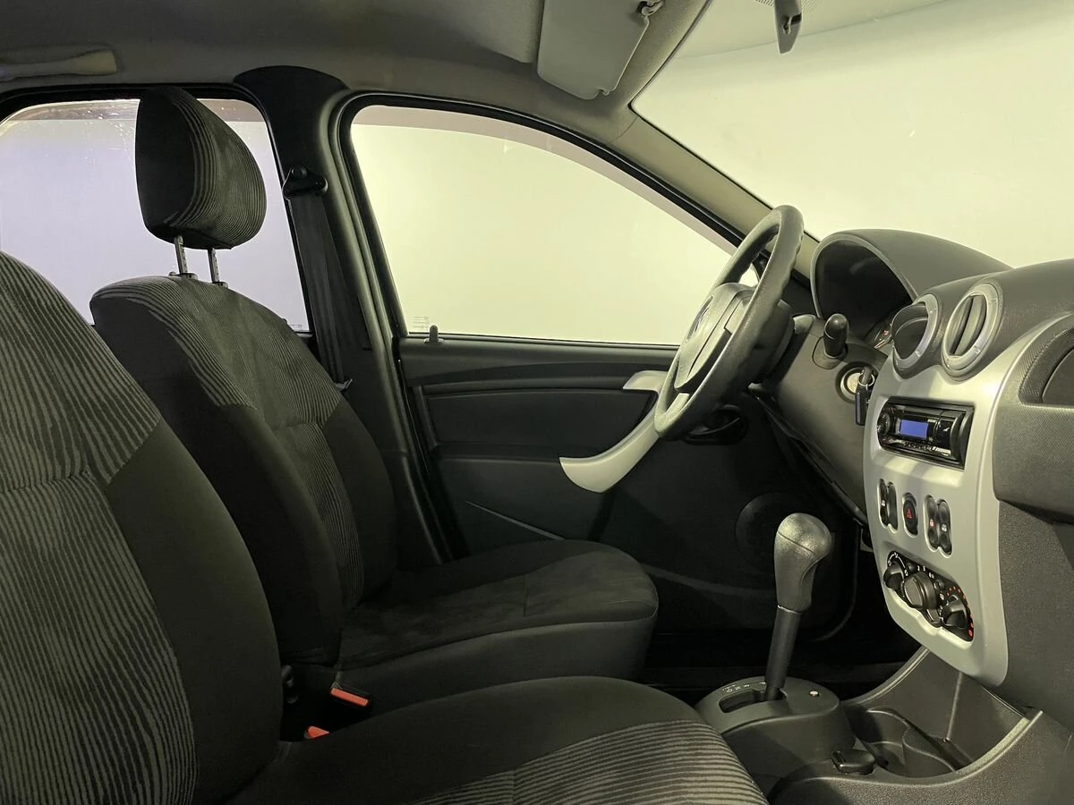 Renault Logan, 2014г, передний привод, автомат