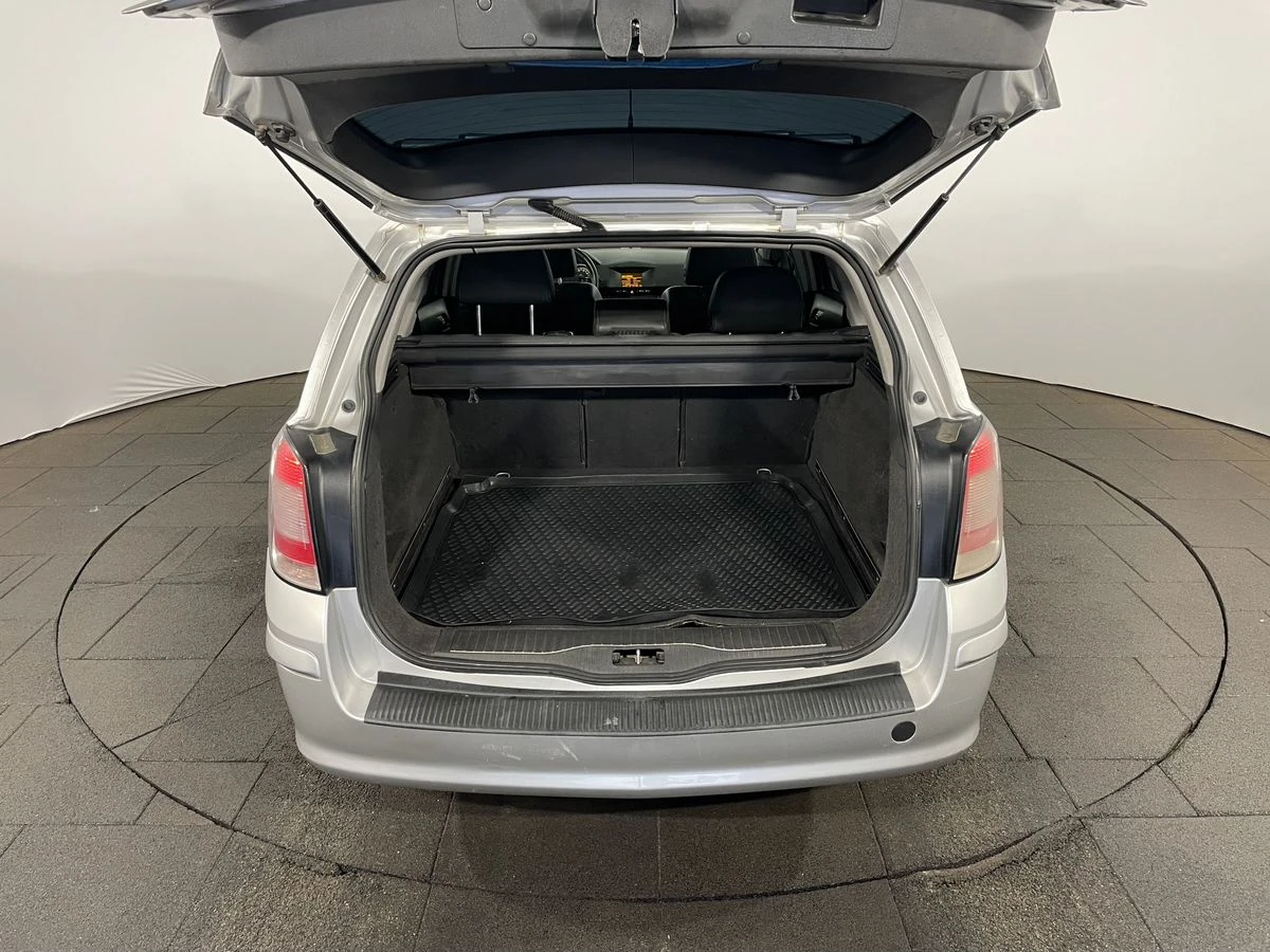 Opel Astra, 2008г, передний привод, робот