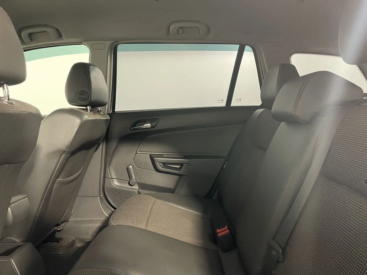 Opel Astra, 2008г, передний привод, робот