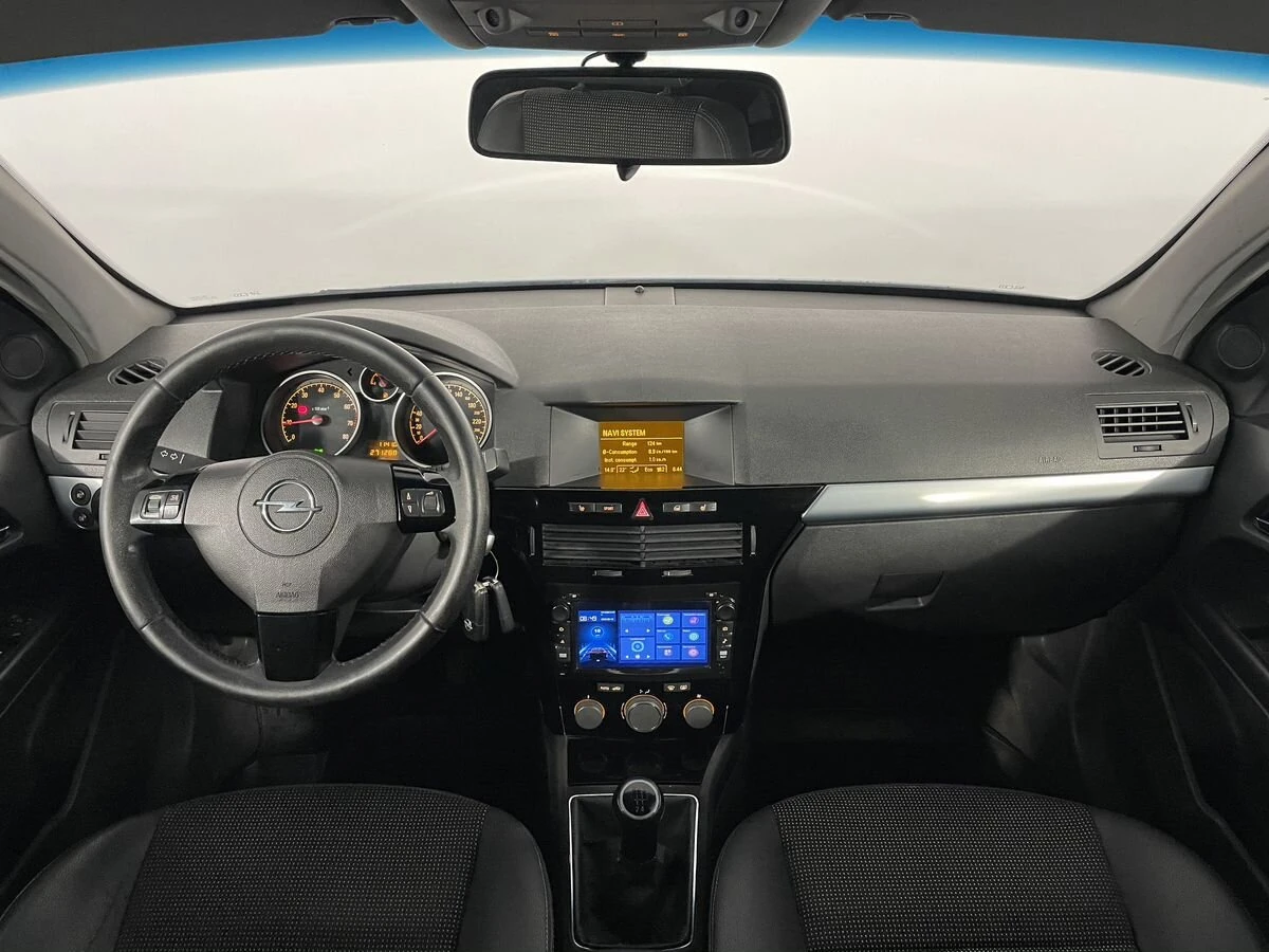 Opel Astra, 2008г, передний привод, робот