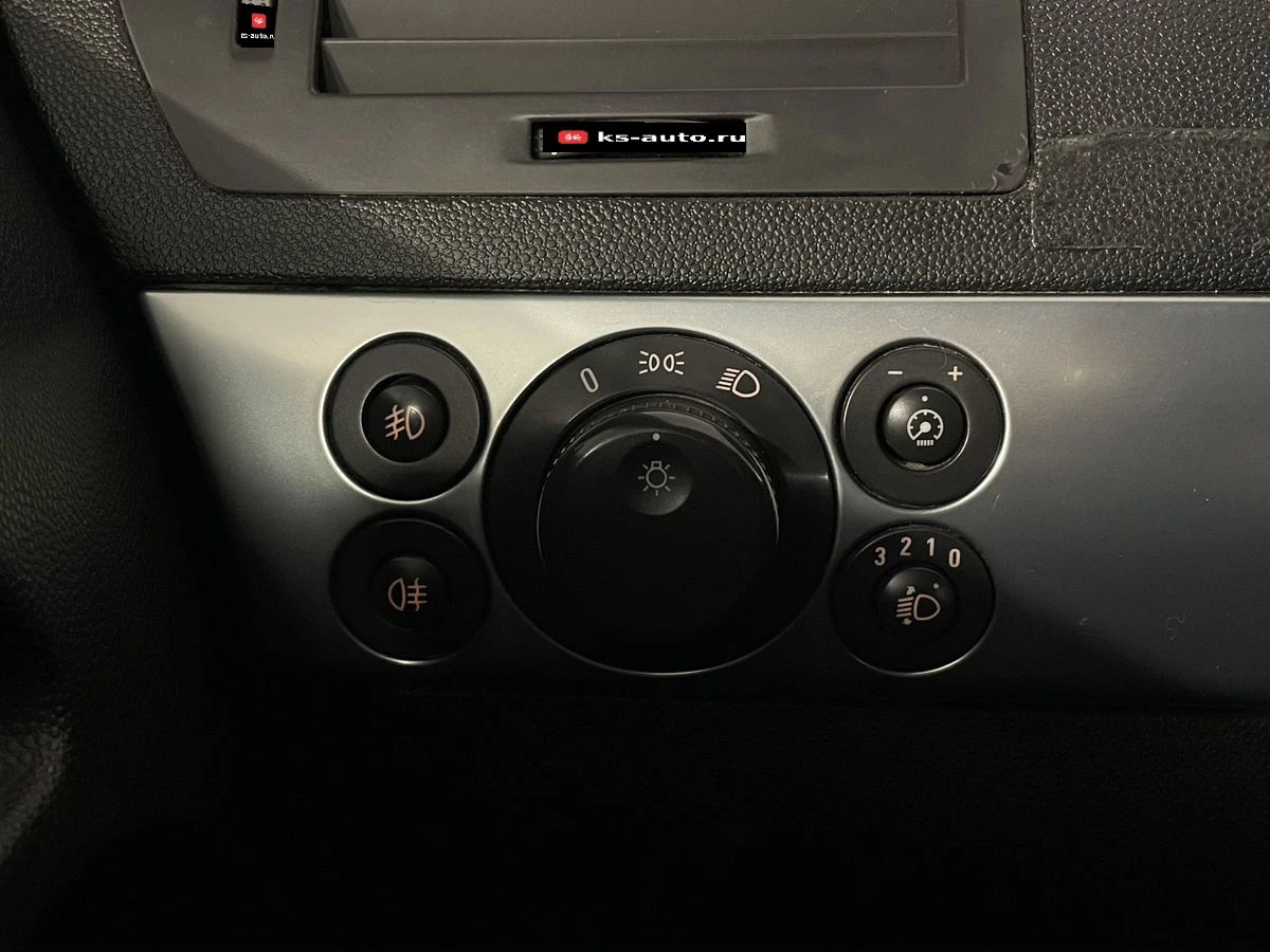 Opel Astra, 2008г, передний привод, робот