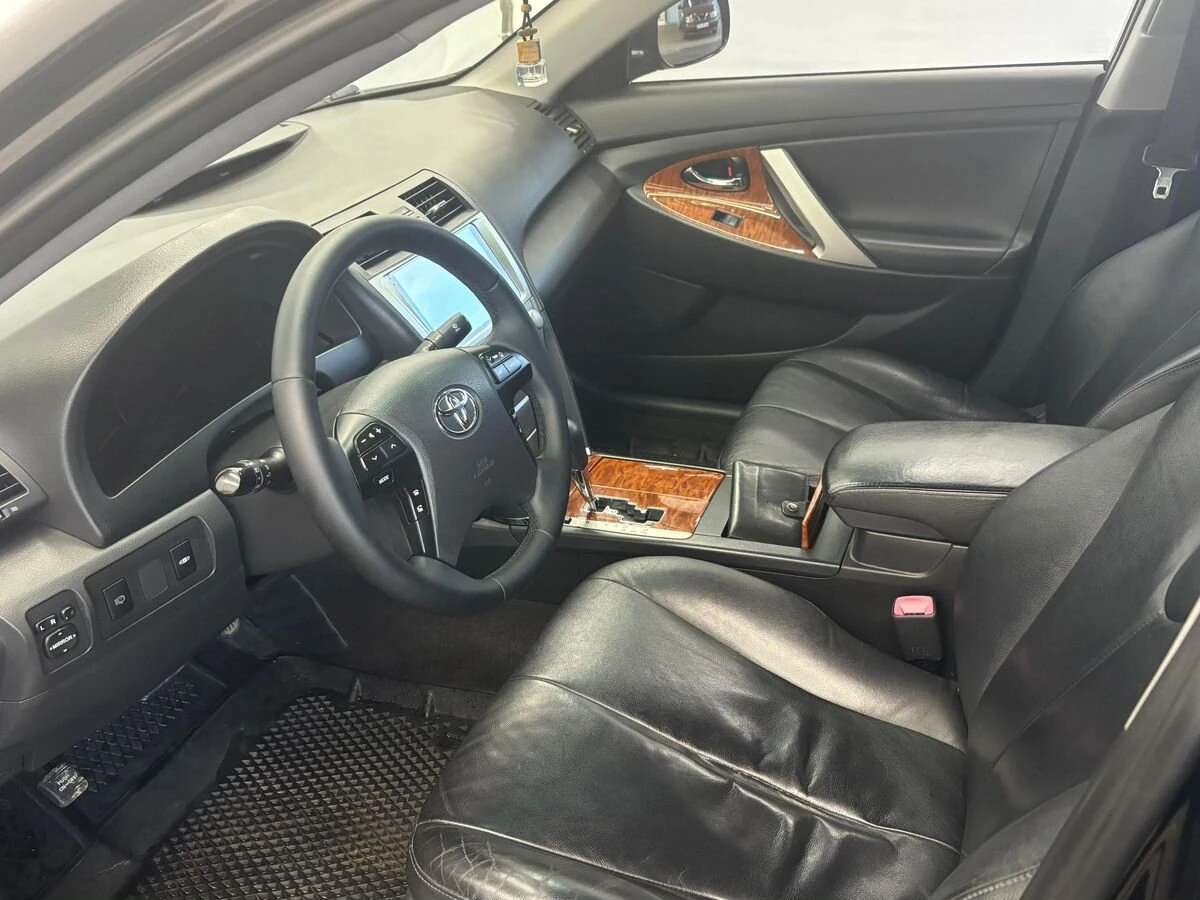 Toyota Camry, 2008г, передний привод, автомат