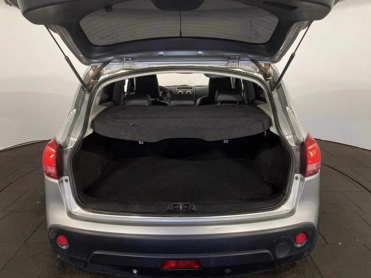 Nissan Qashqai, 2007г, передний привод, вариатор