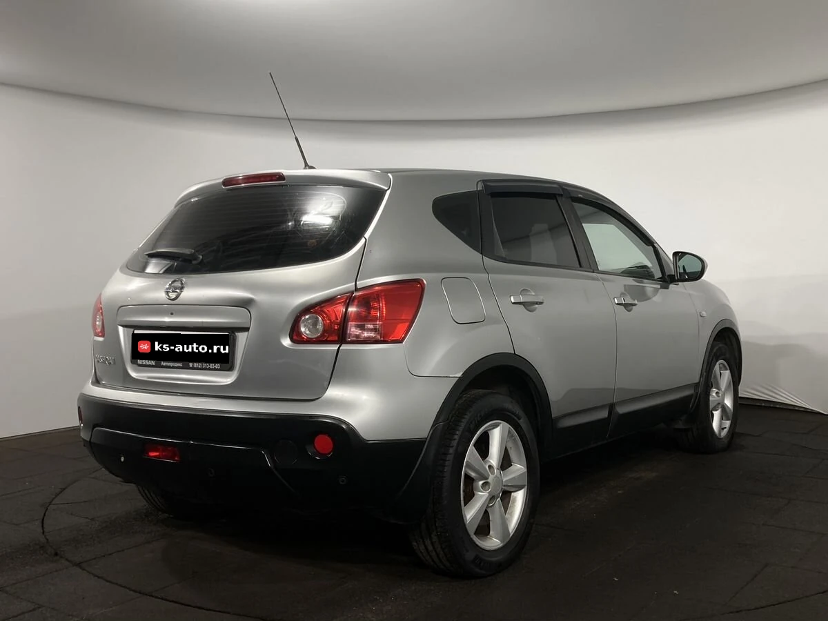 Nissan Qashqai, 2007г, передний привод, вариатор