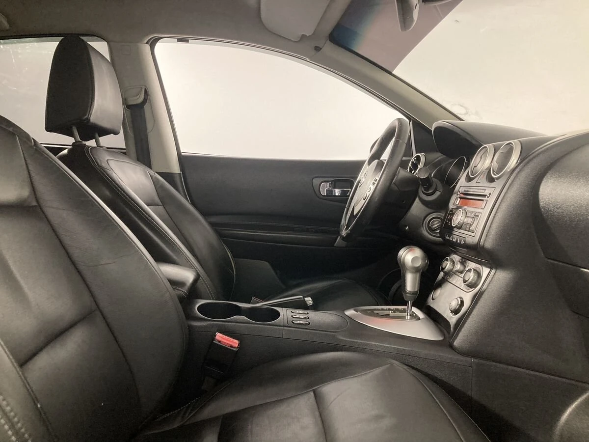 Nissan Qashqai, 2007г, передний привод, вариатор