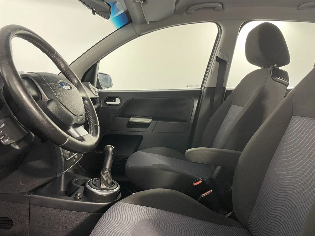 Ford Fusion, 2006г, передний привод, робот