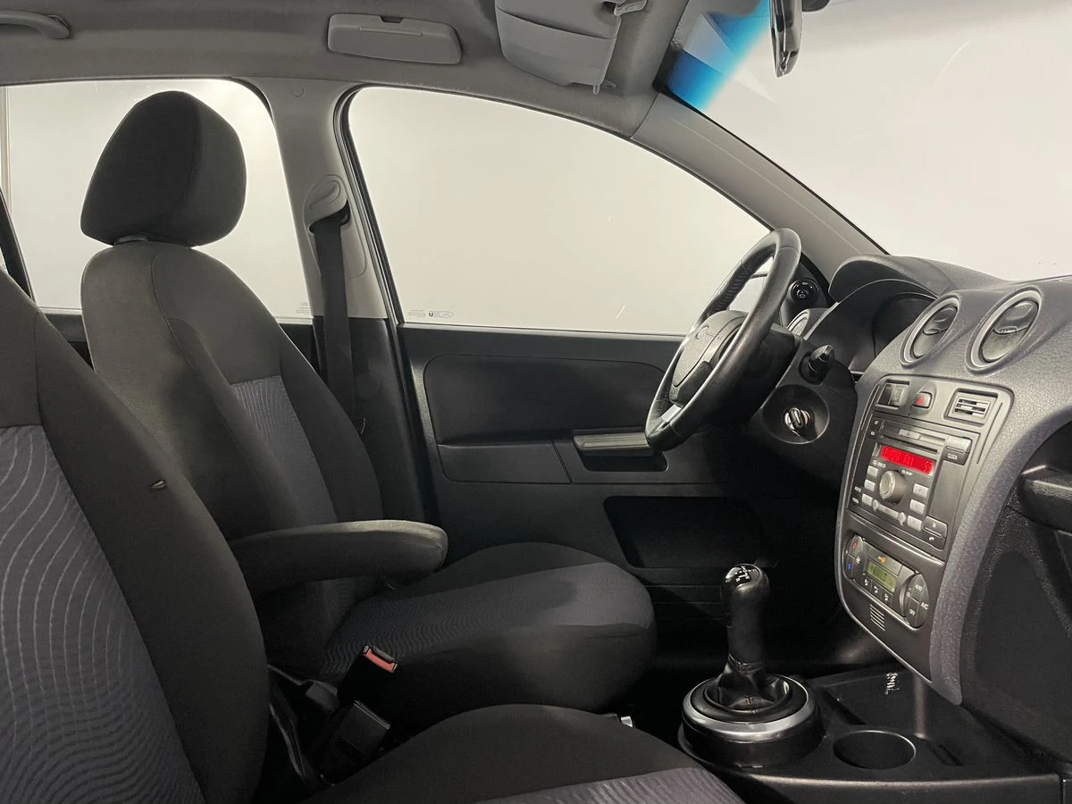 Ford Fusion, 2006г, передний привод, робот