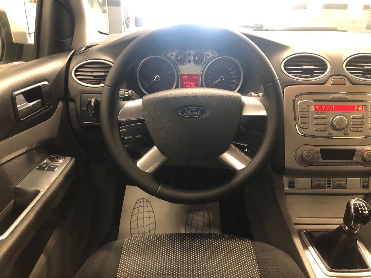 Ford Focus, 2010г, передний привод, механика