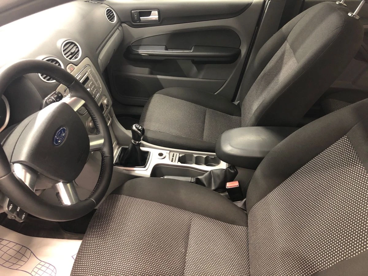 Ford Focus, 2010г, передний привод, механика