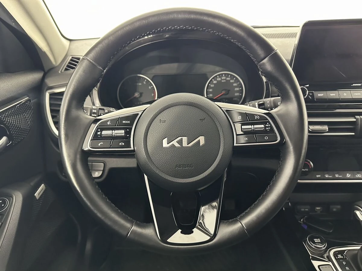 Kia Seltos, 2022г, полный привод, вариатор