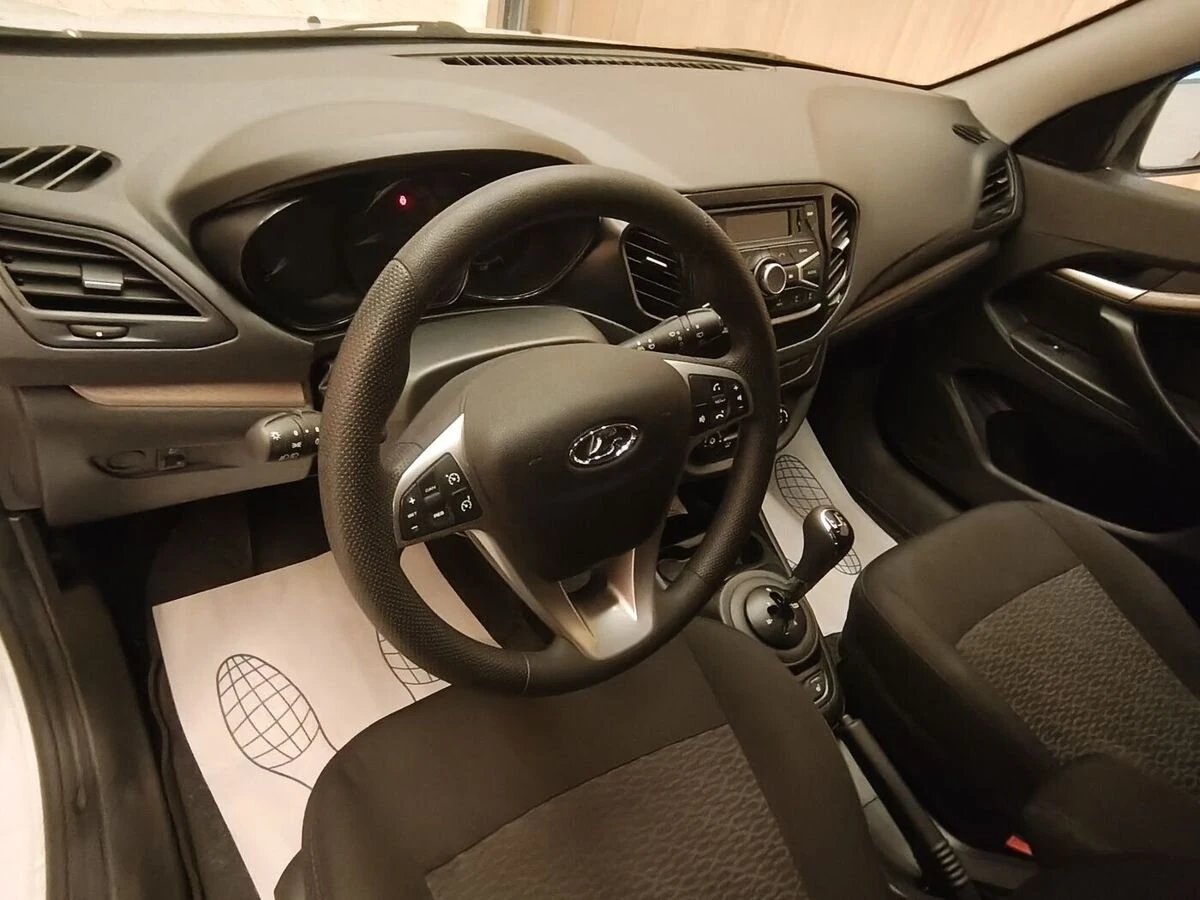 Lada (ВАЗ) Vesta, 2018г, передний привод, робот