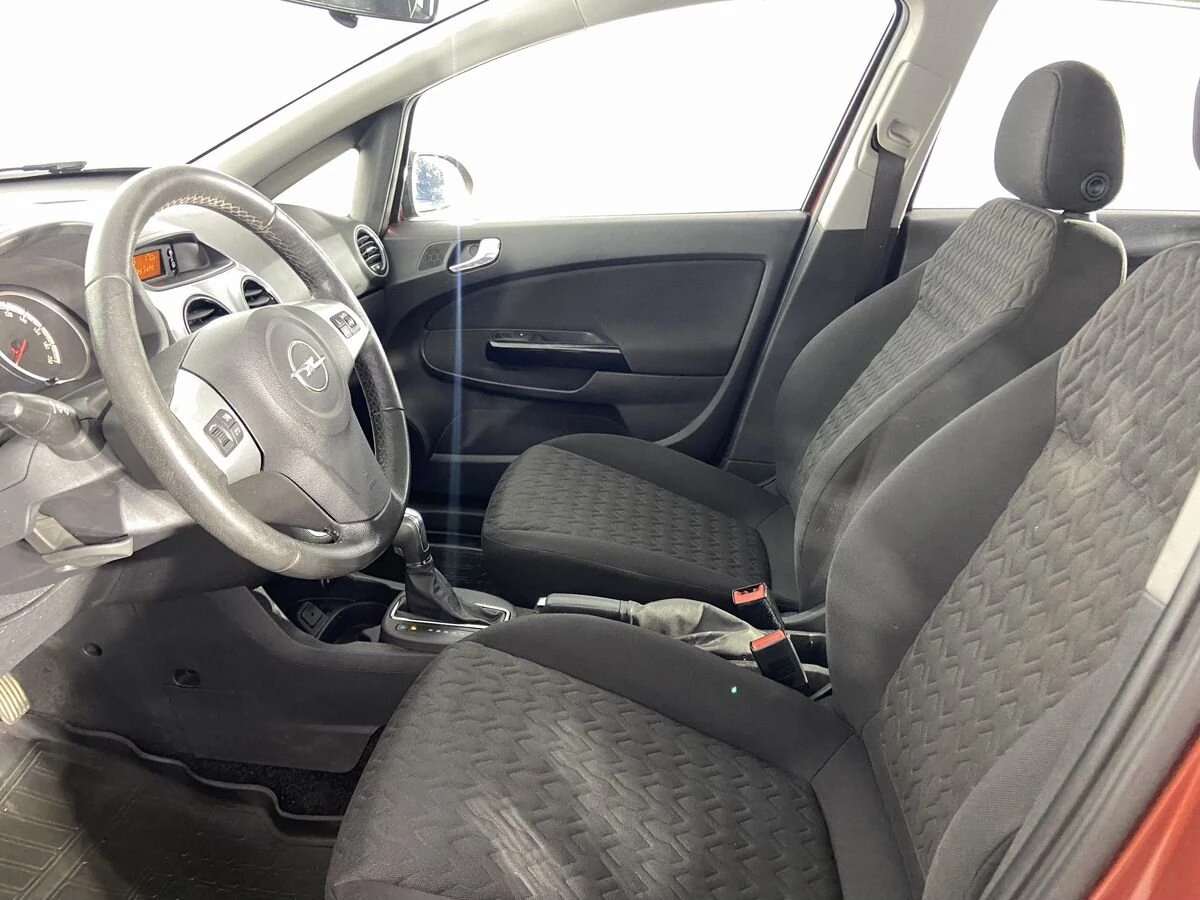 Opel Corsa, 2013г, передний привод, автомат