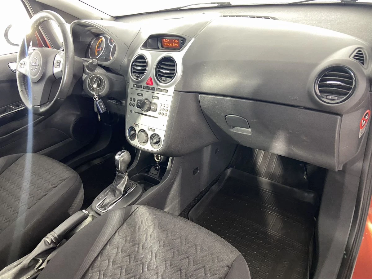 Opel Corsa, 2013г, передний привод, автомат