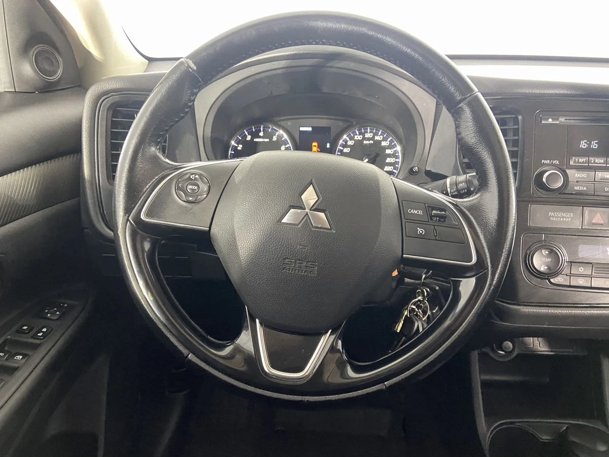 Mitsubishi Outlander, 2016г, полный привод, вариатор